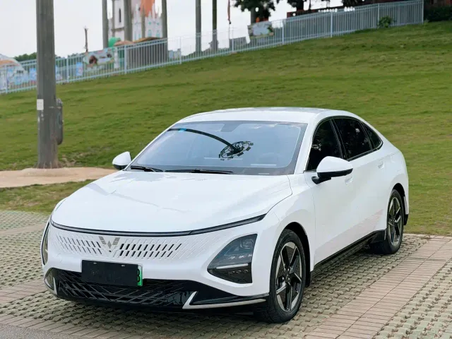 Фотография автомобиля — Wuling Starlight