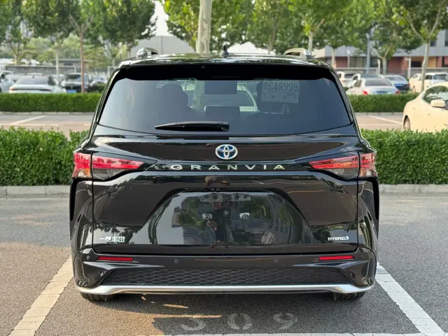 Toyota Granvia — Фото автомобиля 4