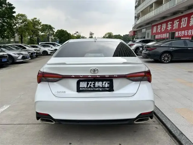 Toyota Avalon 2019 2.0L Luxury Edition (China VI) — Фото автомобиля 8