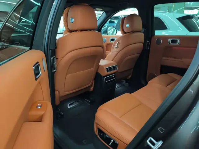 Li Auto L7 — Фото автомобиля 16