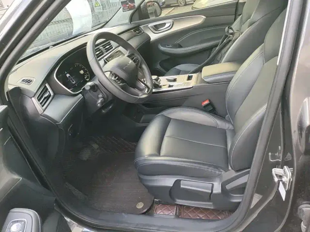 Roewe RX5 — Фото автомобиля 14