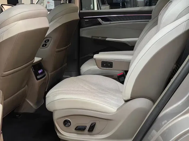 Roewe RX9 — Фото автомобиля 5