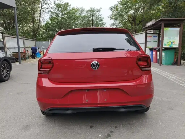 Volkswagen Polo — Фото автомобиля 5
