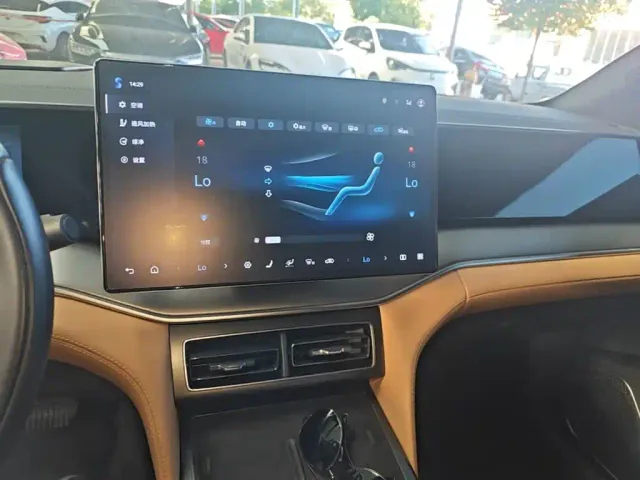 BYD Song L DM-i — Фото автомобиля 12