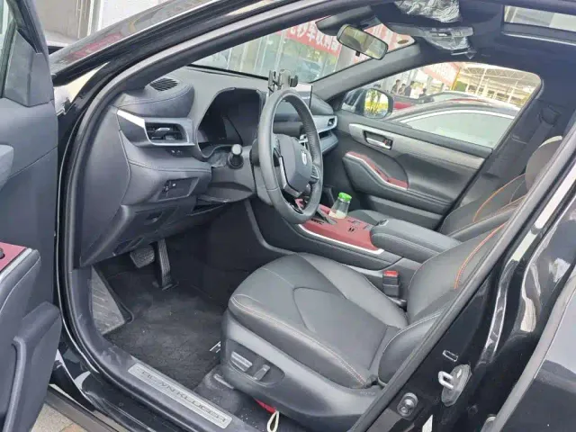 Toyota Crown Kluger — Фото автомобиля 4