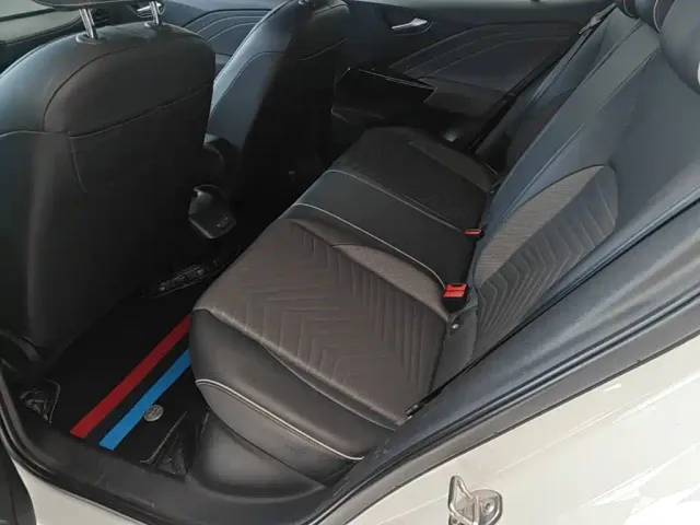 Volkswagen ID.3 — Фото автомобиля 16