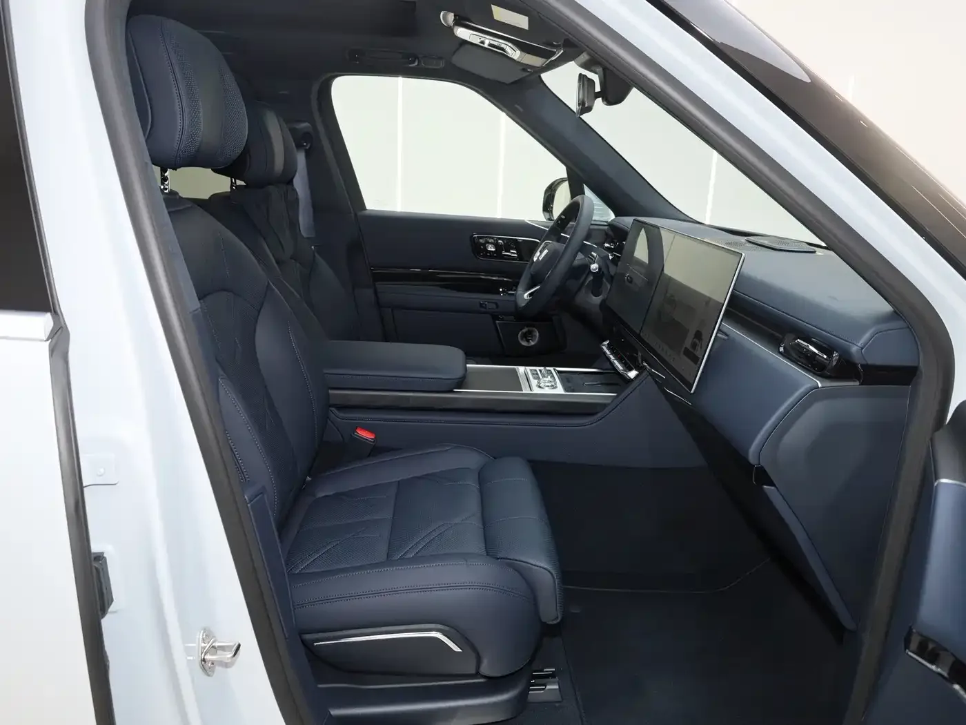ZEEKR Zeekr 9X 2025 Model Standard — Фото автомобиля 19