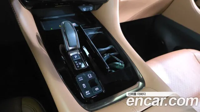 Toyota Alphard — Фото автомобиля 9