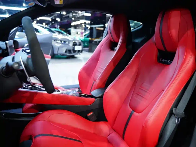 Lotus Emira — Фото автомобиля 12