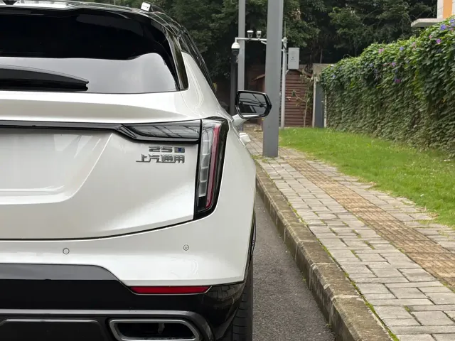 Cadillac GT4 — Фото автомобиля 11