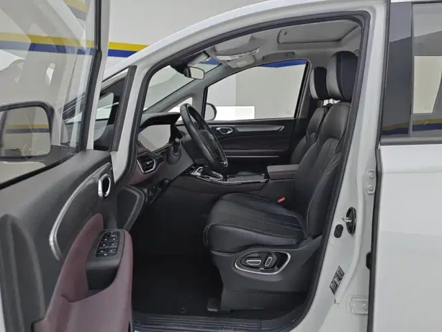 GAC Trumpchi M6 — Фото автомобиля 9