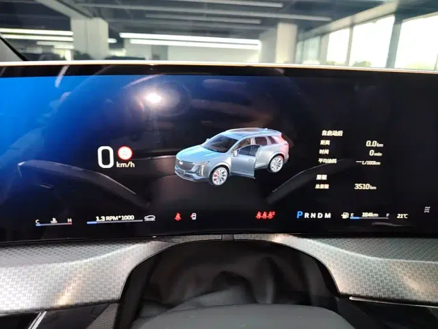 Cadillac XT5 — Фото автомобиля 11