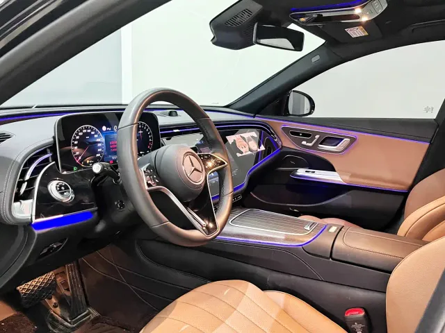 Mercedes-Benz E-Class — Фото автомобиля 4
