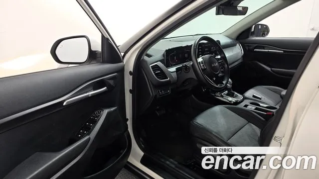 Kia Seltos — Фото автомобиля 15