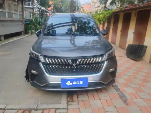 Wuling Jiachen — Фото автомобиля 2