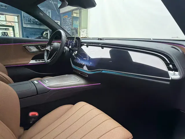 Mercedes-Benz E-Class — Фото автомобиля 16