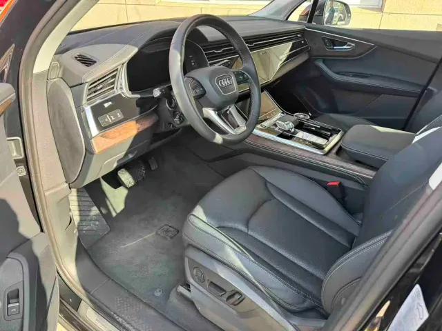 Audi Q7 — Фото автомобиля 3