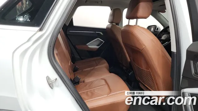 Audi Q3 — Фото автомобиля 11