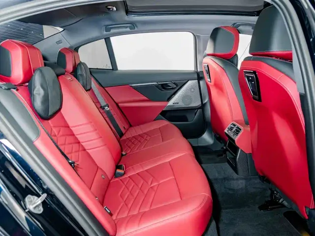 BMW i5 — Фото автомобиля 22