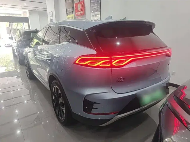 BYD Tang — Фото автомобиля 4