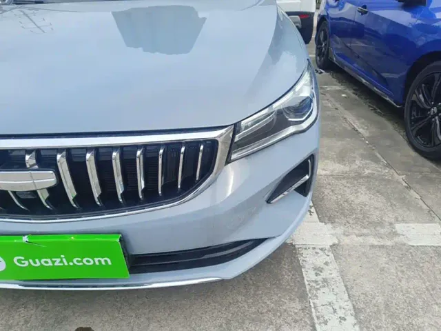 Geely Emgrand — Фото автомобиля 23