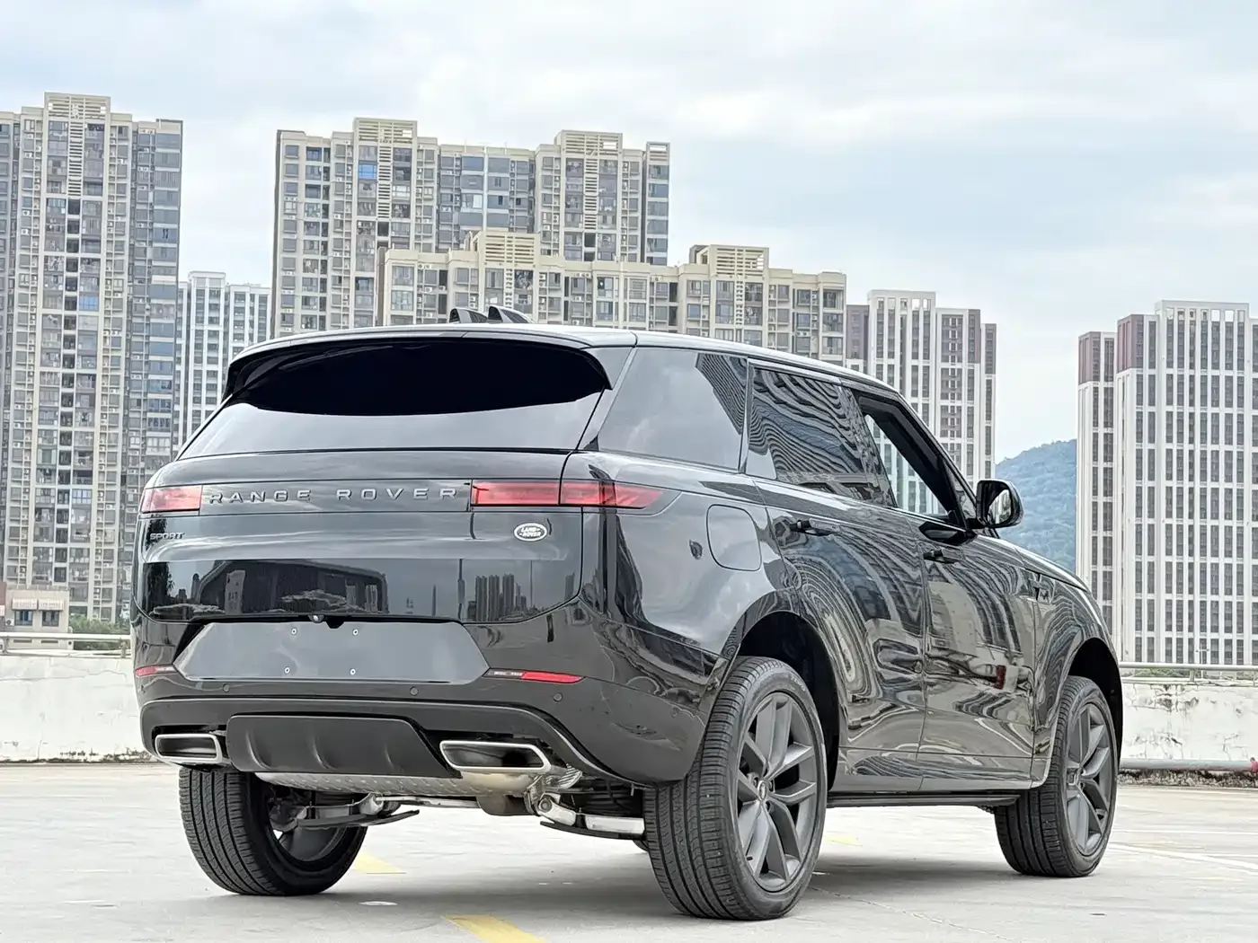 Land Rover Range Rover Sport 2025 400PS Dynamic SE — Фото автомобиля 9