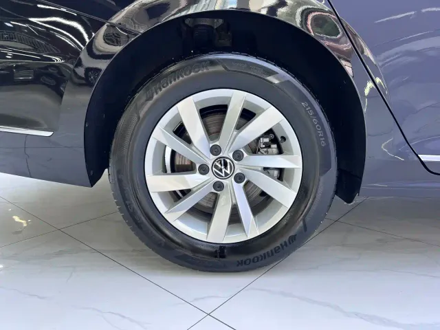 Volkswagen Passat — Фото автомобиля 19