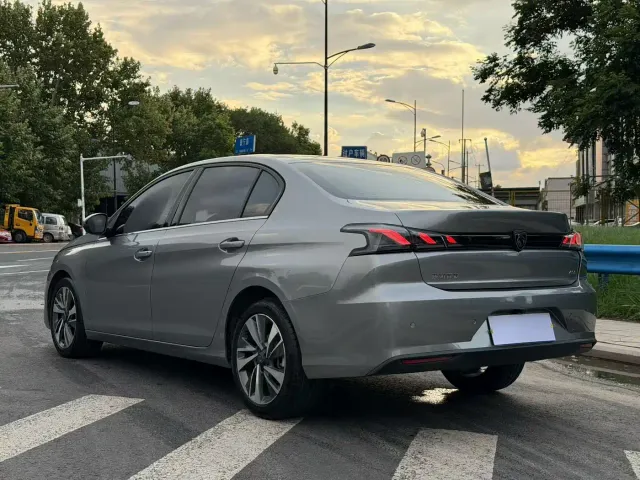 Peugeot 408 — Фото автомобиля 5