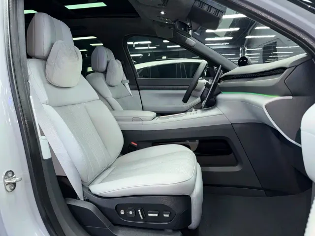 Nio ES8 — Фото автомобиля 11