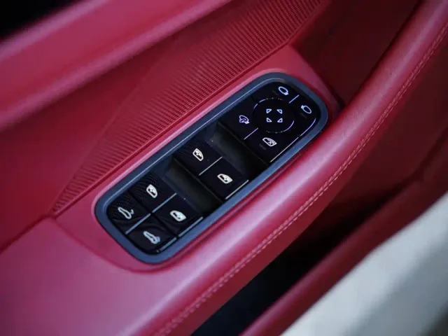 Porsche Panamera — Фото автомобиля 6