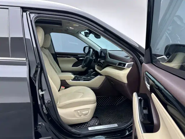 Toyota Highlander — Фото автомобиля 25