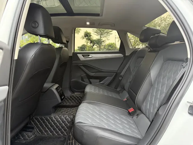 Volkswagen Sagitar — Фото автомобиля 6