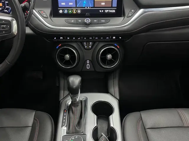 Chevrolet Trailblazer — Фото автомобиля 12