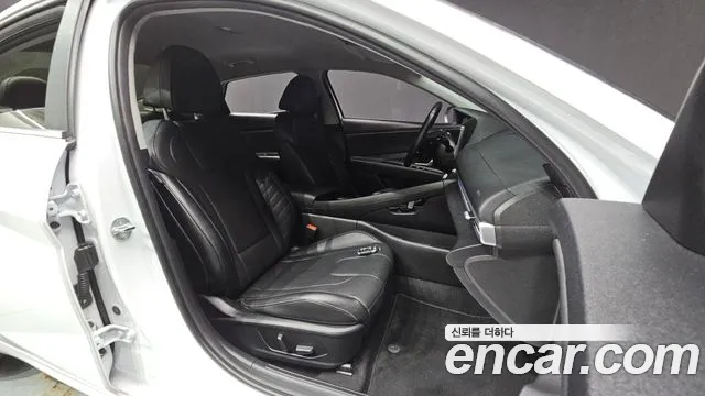 Hyundai Avante CN7 — Фото автомобиля 16