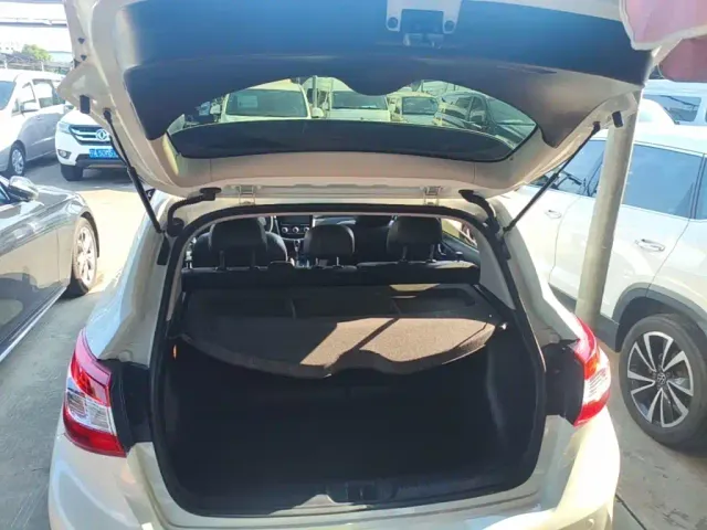 Nissan Tiida — Фото автомобиля 18