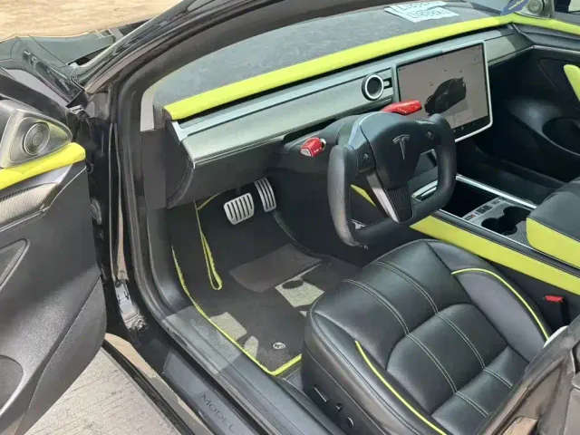 Tesla Model 3 — Фото автомобиля 5