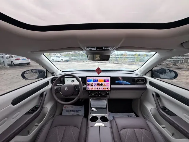 Leapmotor C11 — Фото автомобиля 14