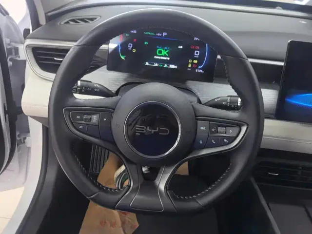 BYD Seal 05 DM-i — Фото автомобиля 15