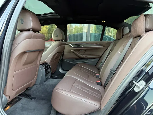 BMW 5 Series — Фото автомобиля 16