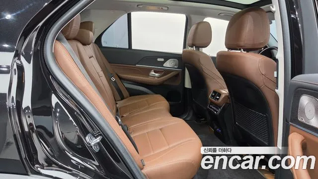 Mercedes-Benz GLE-Class — Фото автомобиля 11