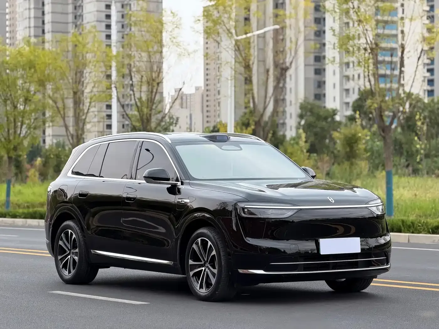 AITO Wenjie AITO M7 2026 Extended Range Max AWD 5-seater — Фото автомобиля 3