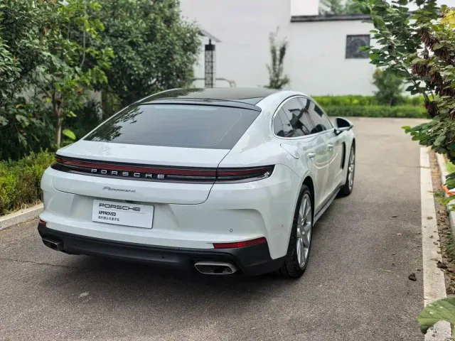Porsche Panamera — Фото автомобиля 16