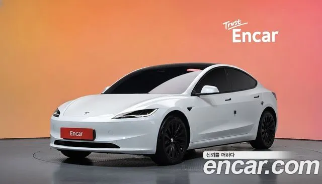 Фотография автомобиля — Tesla Model 3