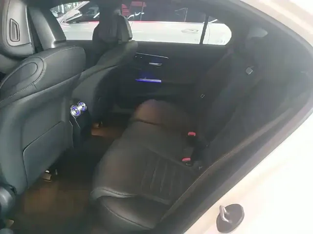 Mercedes-Benz C-Class — Фото автомобиля 16