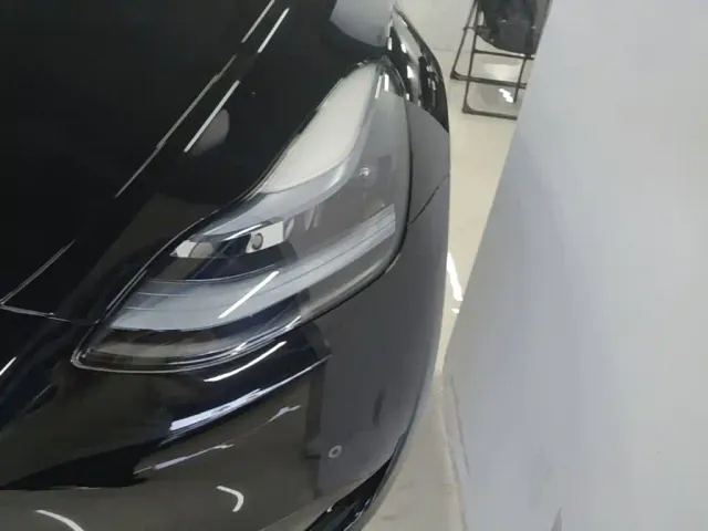 Tesla Model Y — Фото автомобиля 23