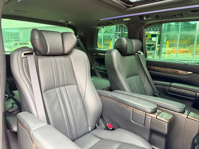 Toyota Alphard — Фото автомобиля 17