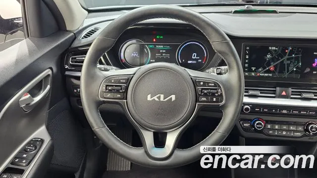 Kia Niro Niro Plus Air — Фото автомобиля 13