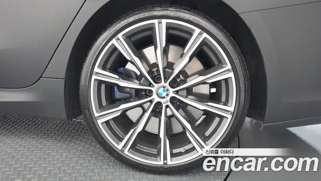 BMW 8-Series — Фото автомобиля 19