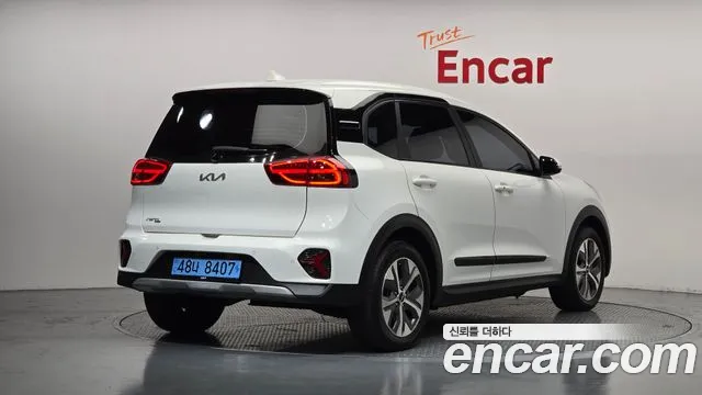 Kia Niro — Фото автомобиля 2