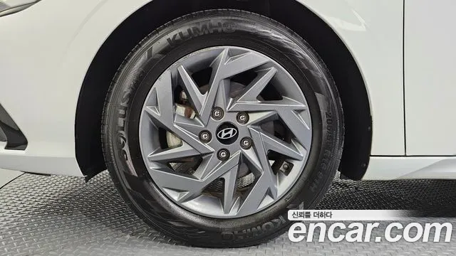 Hyundai Avante CN7 — Фото автомобиля 5